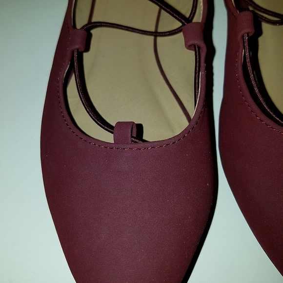 😊Nicole, size 9, womens flats, burgundy - Picture 2 of 3